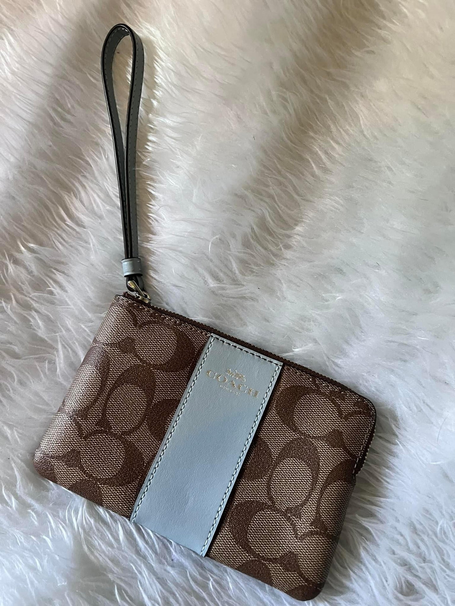 Sm coach coin wristlet